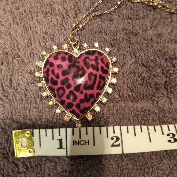 🆕💗BETSEY JOHNSON PINK LEOPARD 💗 NECKLACE - Picture 4 of 7